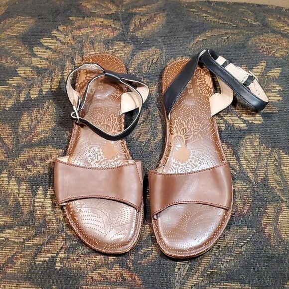 Bogs Memphis Strap Leather Ankle Strap Sandals - Picture 1 of 10